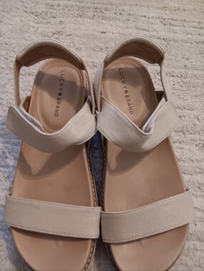 Lucky Brand Cream Women's Dual-Strap Velcro Sandals